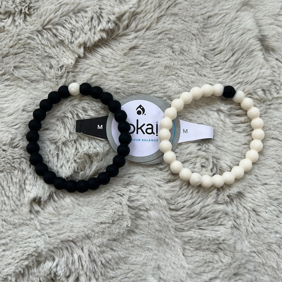 8 Lokai bracelet collection - Picture 4 of 5